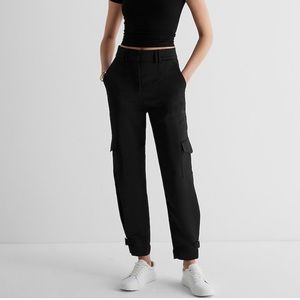 Super High Waisted Satin
Cargo Ankle Pant